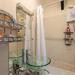 Crossways 4*