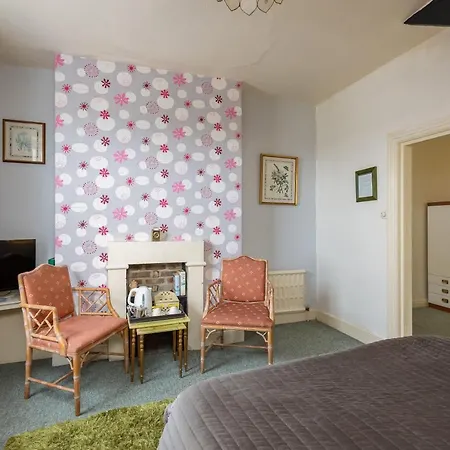 Couette-café Crossways 3*