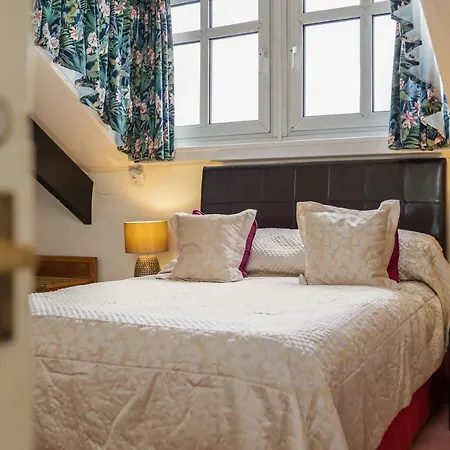 Couette-café Crossways 3*