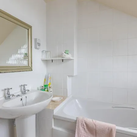 Crossways 3*
