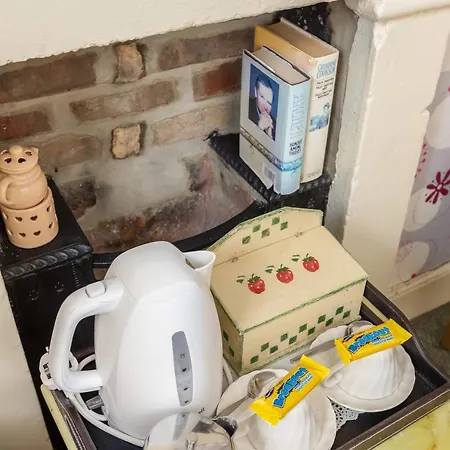 Bed & Breakfast Crossways 4*