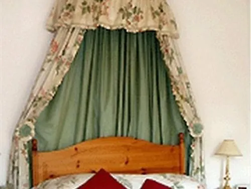 Bed & Breakfast Crossways 4*