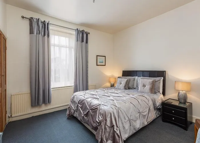 Bed & Breakfast Crossways 4*